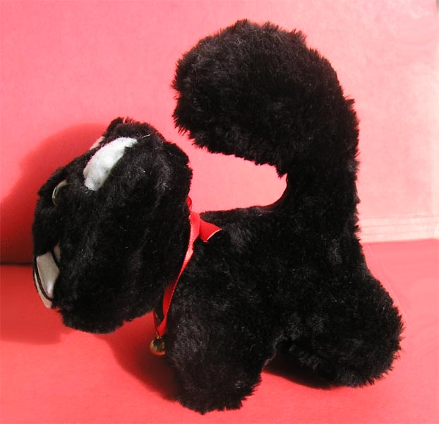 chat en peluche