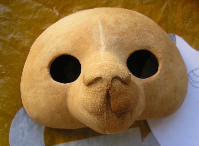 figurine panda en cours de fabrication