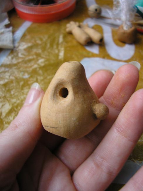 figurine panda en cours de fabrication