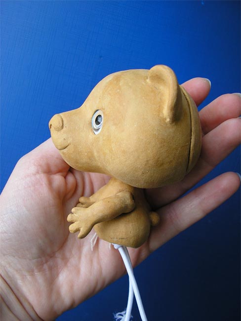 figurine panda en cours de fabrication